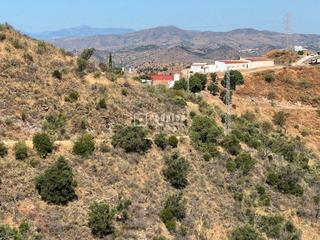 Solar industrial a Residencial Jardín Botánico. Terrenos en venta en las ánimas con vistas a los montes de málag