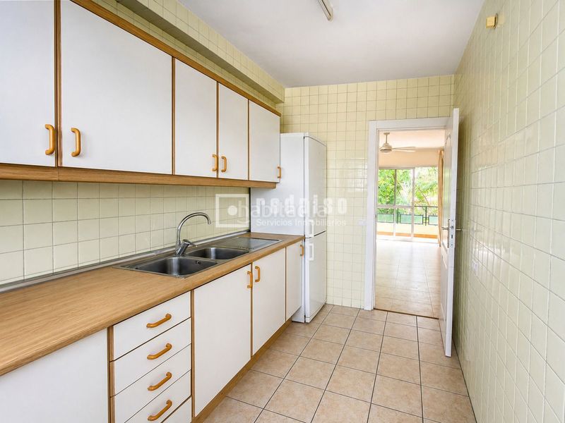 Foto be2a8e8d-590d-4d11-aa4e-c00dd433c00e. Pis amb calefacció a Centro ciudad Fuengirola