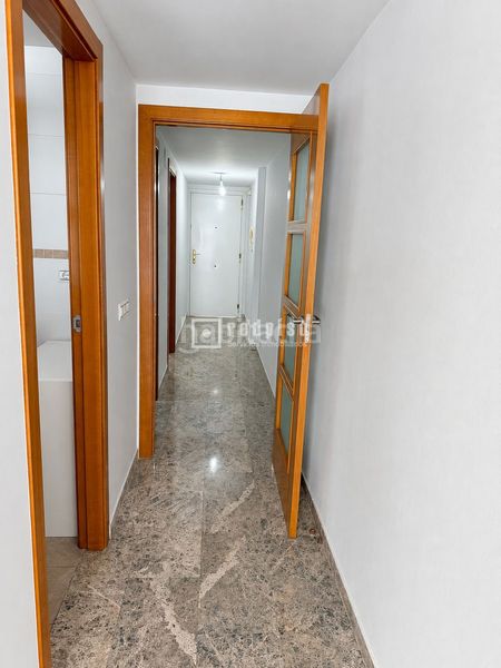 Foto 1486a38a-3143-4e0e-9241-9c9a63e1deb4. Pis amb calefacció aparcament piscina a El Pinillo Torremolinos