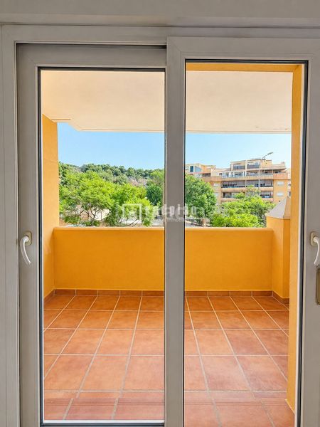 Foto 6e82f378-b289-4cd8-aa2e-741ab0fe5bd9. Pis amb calefacció aparcament piscina a El Pinillo Torremolinos