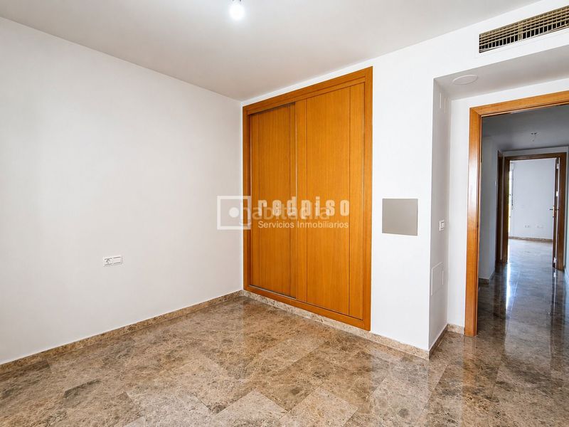 Foto d8ec662e-b8ce-453e-8690-6b33c3345cb4. Pis amb calefacció aparcament piscina a El Pinillo Torremolinos