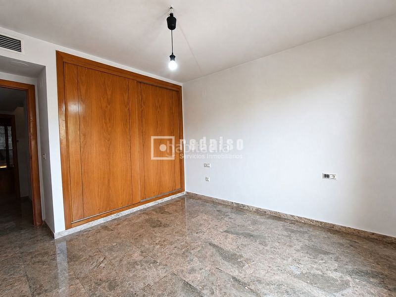 Foto fd8e9b12-2920-40fa-9309-8d7e7e3d0dc9. Pis amb calefacció aparcament piscina a El Pinillo Torremolinos