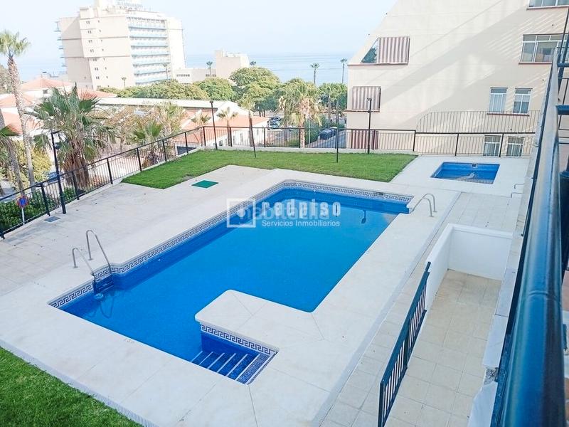 Foto 79f8f126-9351-4ec3-a0c0-153886751623. Piso  de 3 dormitorios a la venta con piscina garaje y trastero en torrequebrada en Benalmádena