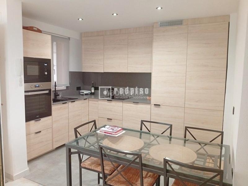 Foto 8c9ea084-b18f-427b-a834-00c0a51c6089. Piso  de 3 dormitorios a la venta con piscina garaje y trastero en torrequebrada en Benalmádena