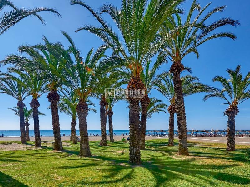 Foto 31613f87-f961-4bd7-a74f-a3490c2d1be2. Piso acogedor piso de 4 dormitorios recinto cerrado con piscina y plaza de garaje , málaga en Torremolinos
