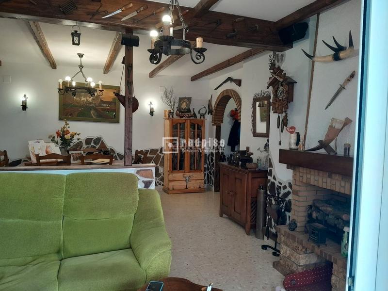 Foto 71e90fa1-0c93-428d-b0e9-78ee0f664503. Piso acogedor piso de 4 dormitorios recinto cerrado con piscina y plaza de garaje , málaga en Torremolinos
