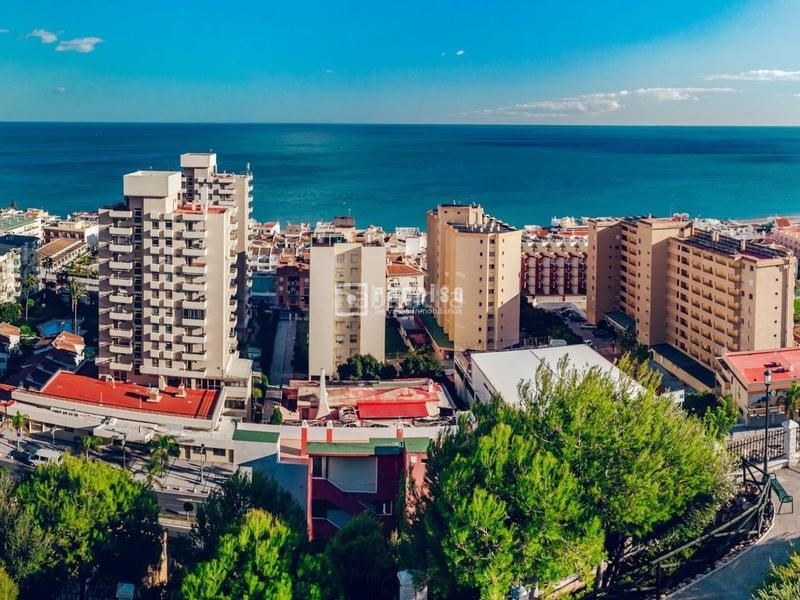 Foto fbfb7c93-0eb7-441f-ac48-65e079a7f7ab. Parking coche plaza de parking cubierta en recinto cerrado en Torremolinos