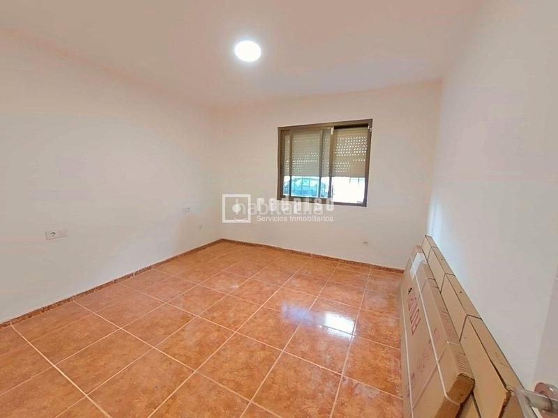 Foto 04d96cc4-e427-435a-8982-a68d479ca874. Piso  totalmente reformado de 5 dormitorios perfectamente ubicado en Arroyo de la Miel, en Benalmádena