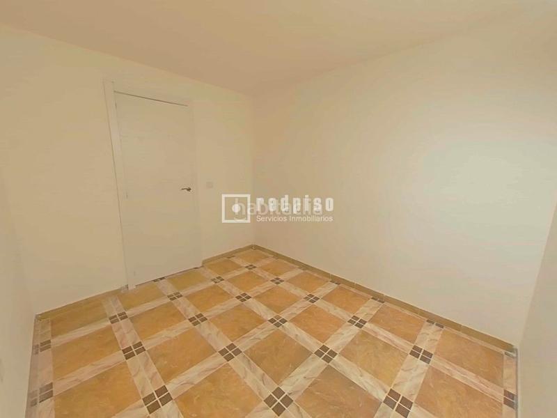 Foto 25a42c5a-4919-4c64-b441-54edb8fa118c. Piso  totalmente reformado de 5 dormitorios perfectamente ubicado en Arroyo de la Miel, en Benalmádena