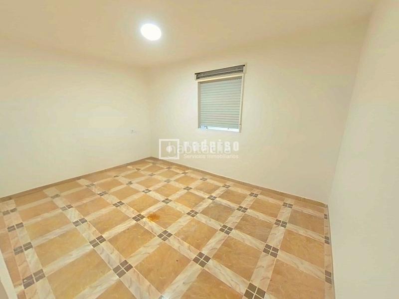 Foto a945342b-80b7-44ad-a3e2-fa3856b35f59. Piso  totalmente reformado de 5 dormitorios perfectamente ubicado en Arroyo de la Miel, en Benalmádena