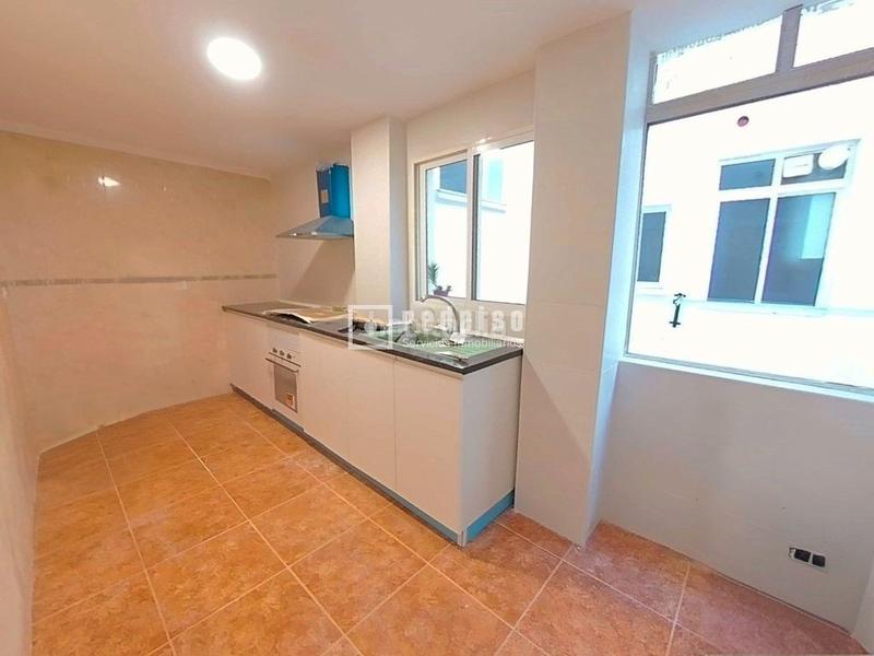 Foto e5f4f146-4309-47b8-aec7-6b0b9a0bc43d. Piso  totalmente reformado de 5 dormitorios perfectamente ubicado en Arroyo de la Miel, en Benalmádena