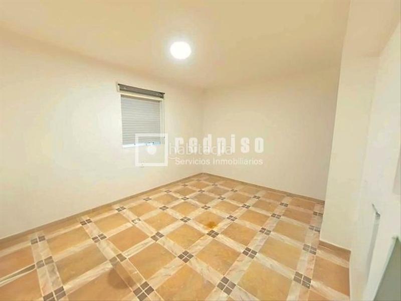 Foto fe7871b9-e5ff-48e4-95c0-cb9a7d7b81ec. Piso  totalmente reformado de 5 dormitorios perfectamente ubicado en Arroyo de la Miel, en Benalmádena