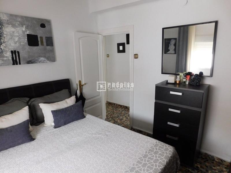 Foto c0253a88-5fa6-49be-8e90-14abf61a8a0d. Piso espectacular piso renovado de 3 dormitorios cocina salón balcón. muy luminoso! en Torremolinos