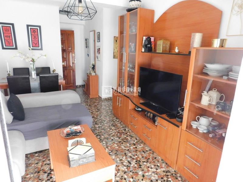 Foto f3c241f6-01cc-441a-abbc-9d707c6c9df7. Piso espectacular piso renovado de 3 dormitorios cocina salón balcón. muy luminoso! en Torremolinos