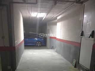 Aparcament cotxe a Calvario. Plaza de garaje en excelente precio en el corazón de torremolino