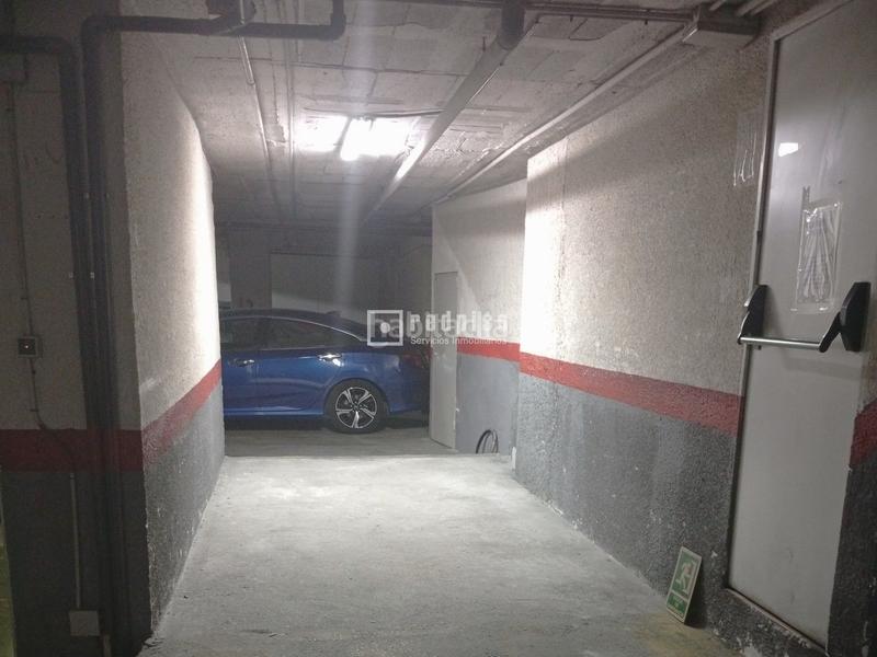 Foto f3897a12-0206-4226-8fa6-a6f01fac94fc. Parking voiture dans Calvario Torremolinos