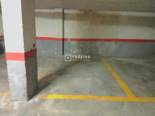 Aparcament cotxe a Calvario. Práctica plaza de garaje en lugar céntrico de torremolinos