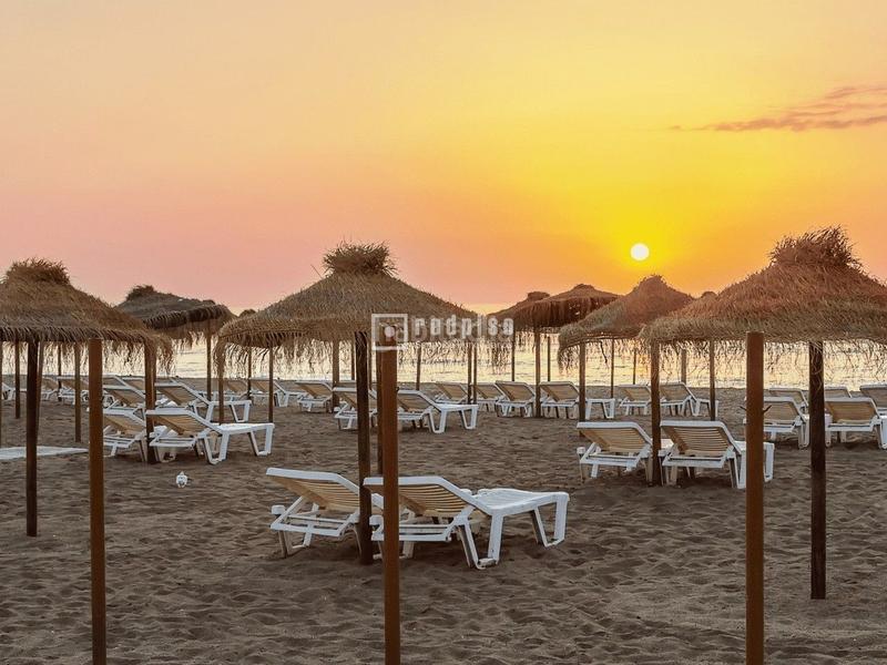 Foto c1d6f302-e17c-4eb0-b28d-a8020072f70b. Car parking in Calvario Torremolinos