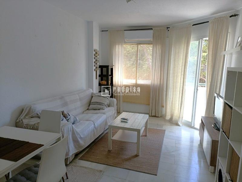 Foto 1172f507-cbc7-4415-8191-c430985c8347. Rent flat with heating parking in Montemar Torremolinos