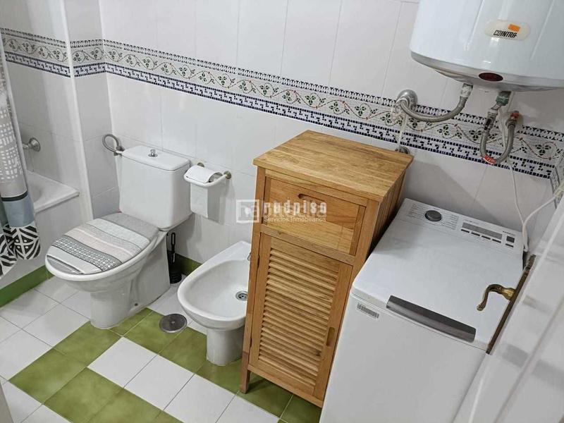 Foto 9824426c-7b91-4d29-bcfd-2e57c2a40947. Rent flat with heating parking in Montemar Torremolinos