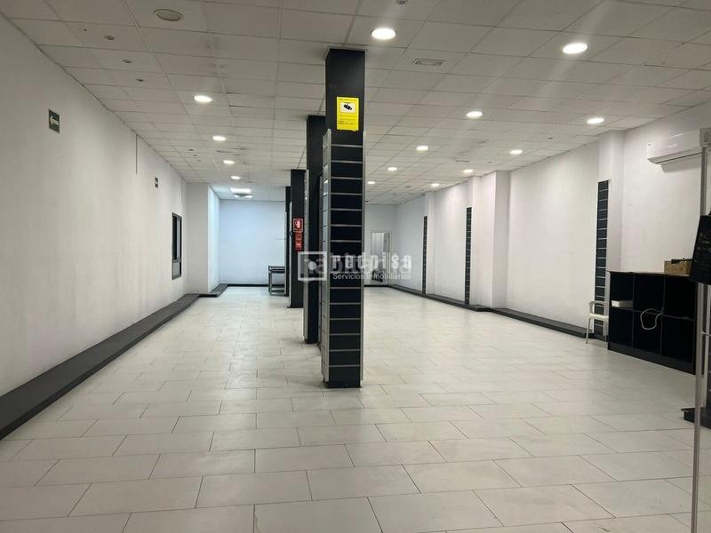 Foto 95061da4-4290-45c8-9728-4a9df18893bc. Lloguer local comercial a Calvario Torremolinos