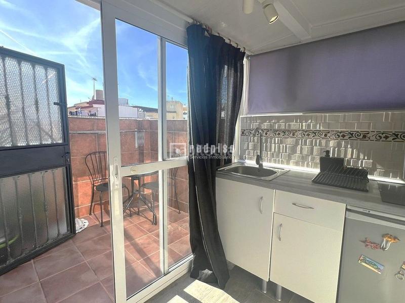 Foto 3d580293-b49f-4877-8447-bfb918f283aa. Alquiler estudio alquiler de estudio con pequeña terraza, en el Calvario en Torremolinos