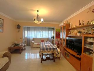 Appartement  Alpujarras. Piso de 3 dormitorios  salón amplio y luminoso  baño  cocina amu