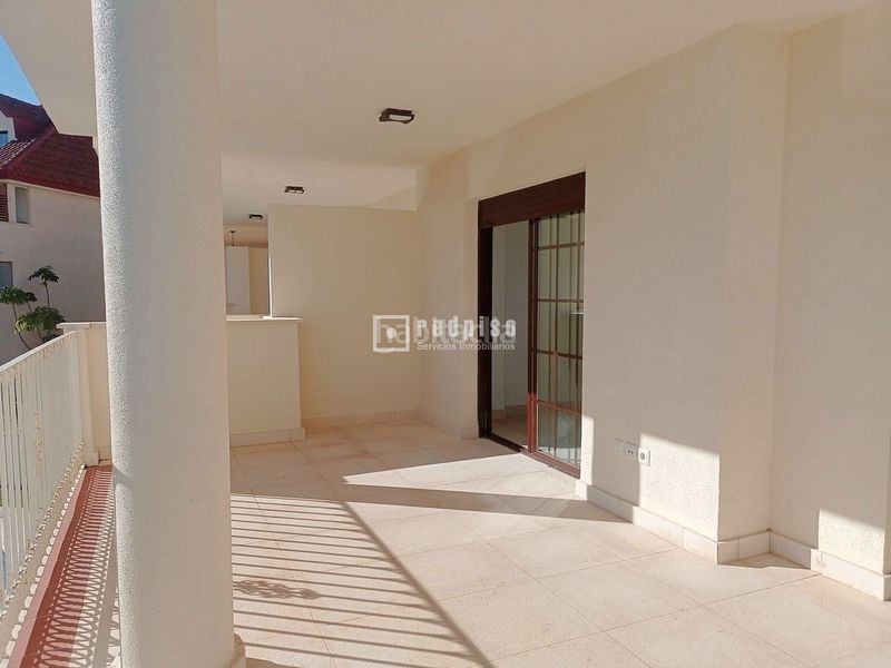 Foto 1ad4fdf8-b565-44e5-a21e-4f0568858b6c. Pis amb calefacció aparcament piscina a Hacienda Torrequebrada Benalmádena