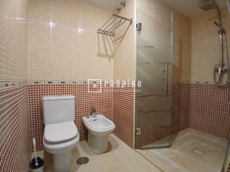 Foto 29d86fd7-7d02-4621-b45a-8656117ff0b5. Pis amb calefacció aparcament piscina a Hacienda Torrequebrada Benalmádena