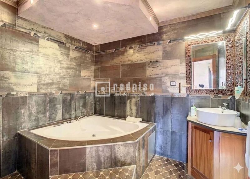 Foto 79453da9-aa64-4bf9-9535-fc7ba8c3a345. Edificio in Arroyo de la Miel Benalmádena