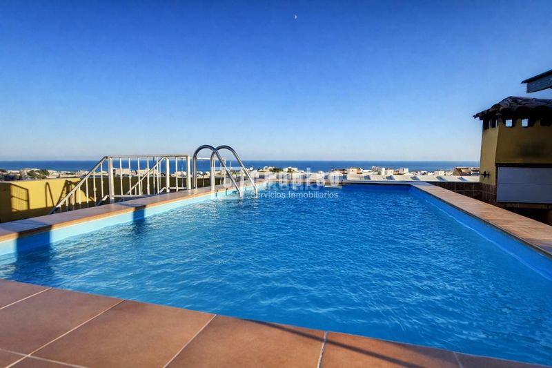 Foto c8ecf21f-2597-4e68-b1db-48fc828a19f0. Edificio in Arroyo de la Miel Benalmádena