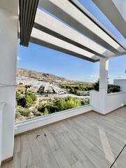 Maison jumelée à Balcón de Finestrat-Terra Marina. Elegante vivienda adosada con vistas a la montaña en resort excl