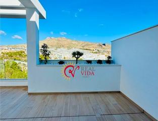 Casa adossada a Balcón de Finestrat-Terra Marina. Vivienda en pacifico residencial