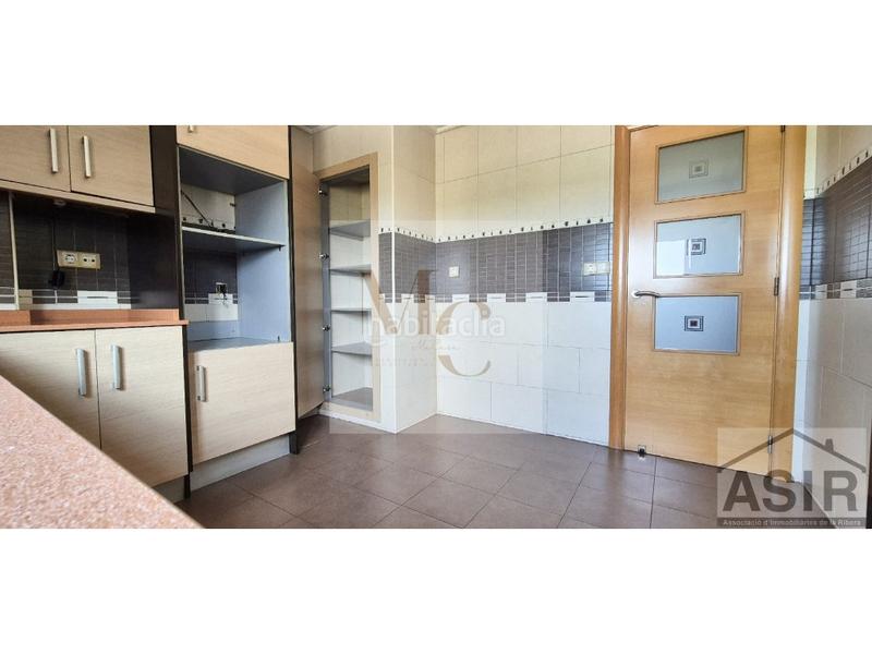 Foto c0fb905e-7c1f-42ee-b0f3-3fcf8a9c52bc. Piso  4 habitaciones venta en Benifaió