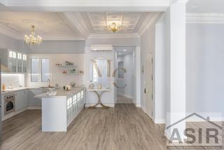 Piso en Russafa. Vivienda única en pleno centro, ubicada en la segunda planta de