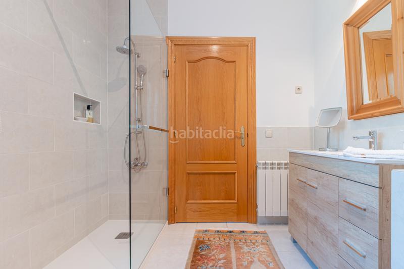 Foto 533a5aca-4903-41e0-aea3-287ac17db588. Casa amb xemeneia calefacció aparcament piscina a Torrelodones