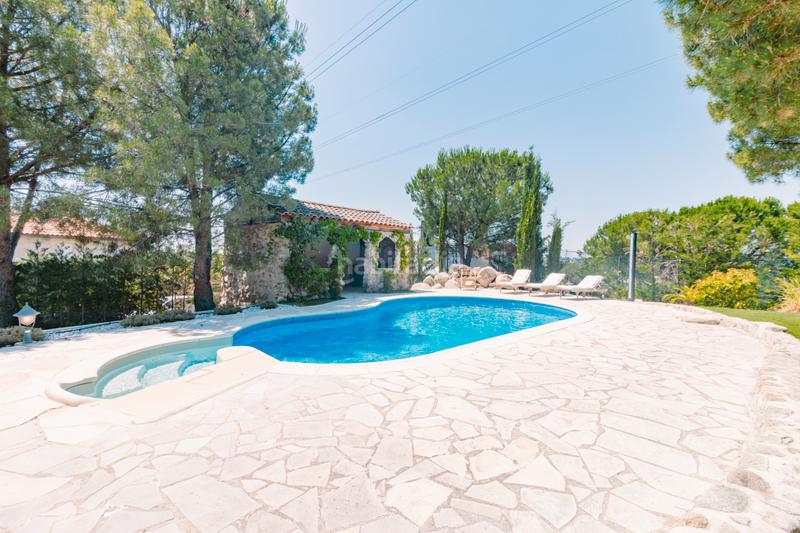 Foto 70aa4408-68e8-4d82-b28e-4b2155932554. Casa amb xemeneia calefacció aparcament piscina a Torrelodones