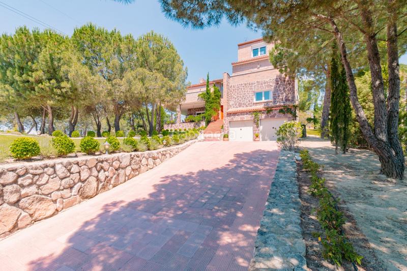 Foto aa7d748a-0217-4e7c-bf38-e09f1f7f39dd. Casa amb xemeneia calefacció aparcament piscina a Torrelodones