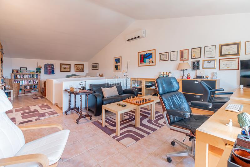 Foto b38a632d-f72f-4851-be55-6a4c6f2ef395. Casa amb xemeneia calefacció aparcament piscina a Torrelodones