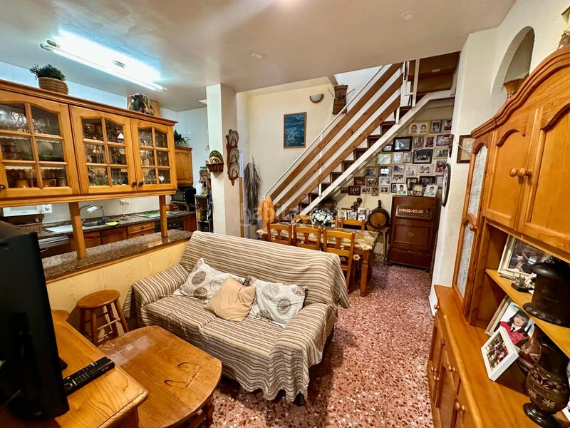 Foto 8d8d541e-09af-4ed6-b315-84daa7d23bcb. Casa chalet adosado en venta en calle espronceda en Alicante