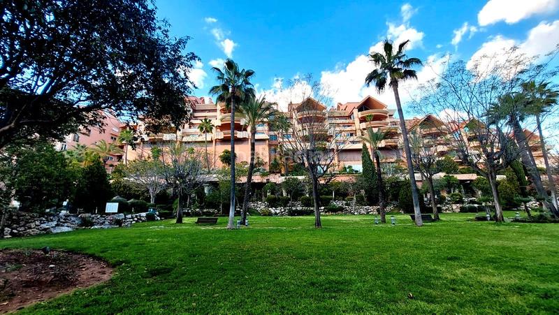 Foto fe1faee6-d3fa-4daa-a757-230789daa1cd. Piccolo appartamento con parcheggio piscina in Las Brisas Marbella