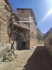 Masia a Conca de Dalt. Casa de pueblo en pessonada