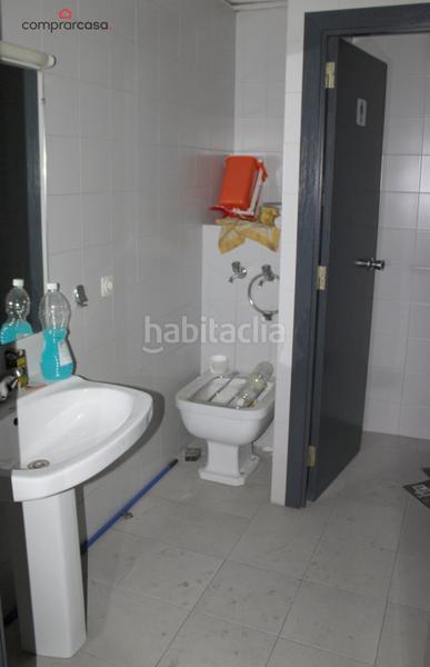 Foto 8b7b9071-1634-44f8-9e80-22e770807229. Lloguer local comercial a Príncep de Viana-Clot-Xalets Humbert Torres Lleida