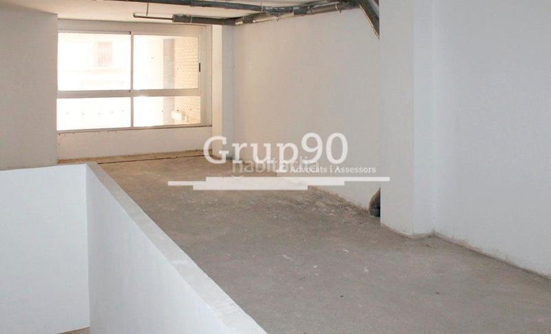 Foto 3f0d8889-f957-4e10-97fd-02785d0388f6. Local comercial a Príncep de Viana-Clot-Xalets Humbert Torres Lleida