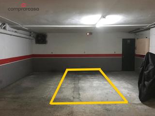 Aparcament cotxe  Pasaje pasatge santa isabel. Plaza de parking para 2 motos o coche pequeño en zona rambla fer