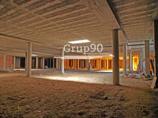 Local commercial à La Bordeta. Local comercial de más de 5.000m2 en lleida