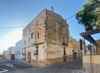 Masia a Santa Bàrbara. Casa histórica en santa bárbara