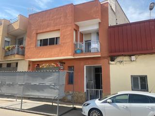 Casa a Santa Bàrbara. Vivienda y cafeteria en santa bárbara