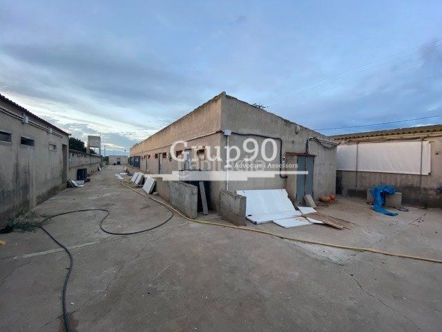 Foto d7807ea3-0ede-4bb1-946b-bbb2918e83dc. Fabrikhalle in Santa Bàrbara