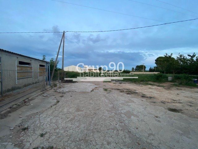 Foto e405fc10-ccc9-44f0-96cf-6ad287e4f0e1. Fabrikhalle in Santa Bàrbara